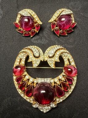 VINTAGE Trifari Alfred Philippe Jewels of India Red Cabochon Brooch & Earrings